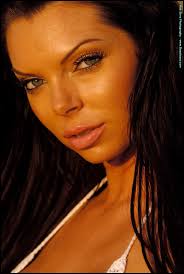 Hot MILF Jasmine Fiore takes off her bikini top on a slope - Pichunter