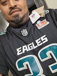 Eagles fan remembers dad with jersey