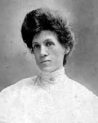 Laura Leek's Instagram, Twitter & Facebook