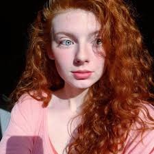 Bo Barah On Instagram Got A Bit Of Sun Yesterday Do You Sunburn Easily Or Do You Tan Pretty Blonde Girls Red Hair Woman Redhead Girl