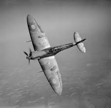 En alemán, luftschlacht um england) es el nombre con el que se conoce al conjunto de combates aéreos librados en cielo británico y sobre el canal de la mancha, entre julio y octubre de 1940, cuando alemania buscó destruir a la real fuerza aérea británica (raf) con el fin de lograr la superioridad aérea necesaria para una invasión. Ni Tan Pocos Ni Nosotros Solos Los Mitos De La Batalla De Inglaterra