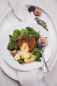 Rezept Gebackener Camembert Mit Knackigen Blattsalaten Rezept Rezepte Gebackener Camembert Einfache Gerichte