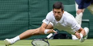 No hace falta hacer encuestas ni hacer comparaciones con generaciones pasadas. Wimbledon Federer Djokovic Voice Concerns Over Slippy Centre Court