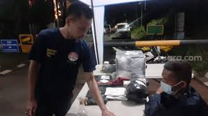 Munarman santer disebut hadir dalam acara baiat kepada isis oleh sejumlah orang di sulawesi selatan. Lahdu7cvud1ymm