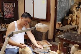 The best wood carving books have helpful hints and advice from the world's finest woodcarvers and teachers. Of Saints And Cars Wood Carving Lives On In Paete Philippine Information Agency