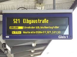 Die lokführer der deutschen bahn ag werden noch mitten in der urlaubszeit in den streik gehen. Datei S Bahn Stellingen Gdl Streik Jpg Wikipedia