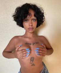 Khleopatre Donezo - Free pics, galleries \\u0026 more at Babepedia