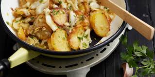 Fricassee De Morue Aux Pommes De Terre Sautees Recettes Recette Pommes De Terre Sautees Morue Pomme De Terre Morue Recette