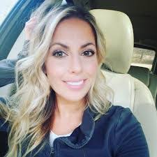 Gina Longo's Instagram, Twitter & Facebook