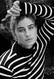 Elizabeth Beaumont's Instagram, Twitter & Facebook