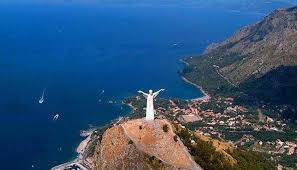 This part of the tyrrhenian coast is a well kept secret, offering popular and inexpensive holiday resorts for italians but, as yet, it is little known by foreigners. Discover Destination Wedding Maratea The Place To Be Celebremagazine