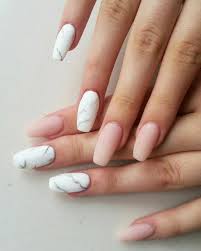 La técnica del degradé en el nail art ha causado a menudo, el nail art nos sorprende con todo tipo de diseños espectaculares para las uñas de las. Unas De Acrilico O Gel Decoradas 2021 De 50 Disenos