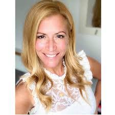 Colette Poirier's Instagram, Twitter & Facebook