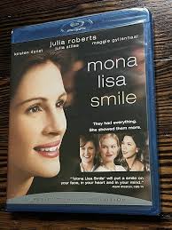 Mona Lisa Smile [Blu-ray] (Bilingual): Amazon.ca: Julia Roberts, Julia  Stiles, Kirsten Dunst, Maggie Gyllenhaal, Marcia Gay Harden, Dominic West,  Juliet Stevenson, Peter J. Rowan, Annika Marks, Kristen Connolly, Larry  Grenadier, Lou Brock,