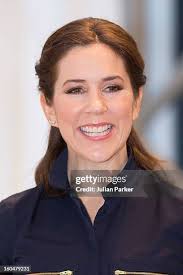 24 Photos & High Res Pictures