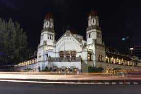 Lawang sewu kini berubah jadi tempat wisata sejarah. Wisata Lawang Sewu Gak Mistis Kok Review Lengkap Destinasi Ade