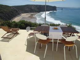 Die algarve ist eine region im äußersten südwesten von europa. Chalet In Arrifana Strand Aljezur Portugal Ferienhaus Portugal Algarve Ferienhaus Strandhauser
