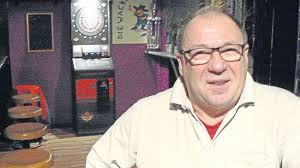 Kneipen-Zoff für Roman