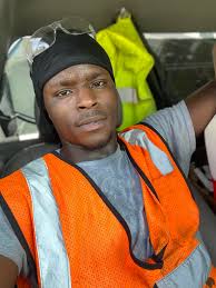 Find me something to look at 😩😩🥱