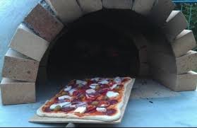 Construire un four à pizza demande un minimum de préparation et de réflexion. Four A Pizza Au Feu De Bois Pompeien Faire Un Four A Pizza Italien Au Feu De Bois De Vos Propres Mains Four A Chariot Serie Dr