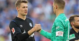 Er zit veel humor in de gesprekken. Opvallend Nieuwe Bayern Munchen Keeper Moet Aanvoerdersband Inleveren Voetbalprimeur Nl