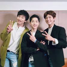 His birthday, what he did before fame, his family life, fun trivia facts, popularity rankings, and more. Park Bo Gum And Lee Kwang Soo Snap Shot With Song Joong Ki After Surprising Him At His Fan Meeting Soompi