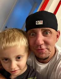 Derek Travis Mayhew Obituary