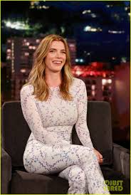 Carrie roman) from nurse jackie (2013) season 5. 29 Photos Of Betty Gilpin Irama Gallery