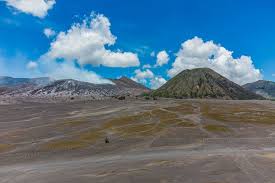 Sampai 31 oktober 2020, booking kunjungan bromo sudah full booking, kata kepala sub bagian data evaluasi pelaporan dan humas pada balai besar taman nasional bromo tengger semeru (tnbts) sarif hidayat. Kuota Wisata Gunung Bromo Yang Buka Lagi Senin 24 Mei 2021 Halaman All Kompas Com