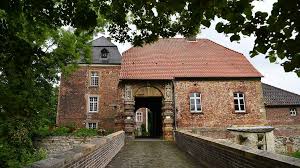 Naja, ich habe ja nicht behauptet, dass man etwas verbrochen hat oder irgendwie daran schuld wäre, wenn man einen poltergeist hat Haus Geist Bei Oelde Hat Eine Wechselvolle Geschichte Kirche Leben