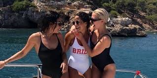 Die schauspielerin hat mit ehemann tom beck, 43, und ihrem gemeinsamen sohn. Gzsz Chryssanthi Kavazi Celebrates Bachelorette Party In Swimsuit