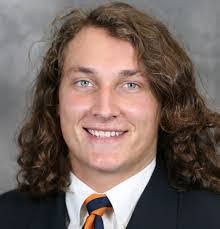 Pat Harless's Instagram, Twitter & Facebook