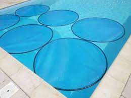 epingle sur piscine