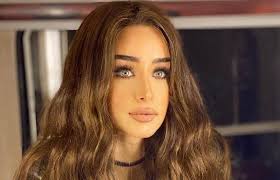 هنا الزاهد تستعرض رشاقتها في أحدث صورها على إنستجرام