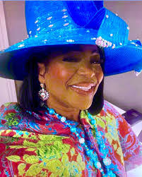 Rosemarie Reis's Instagram, Twitter & Facebook