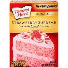 Duncan hines deluxe ii white cake mix 1/4 cup light brown sugar 1 cup (6 oz. Duncan Hines Signature Perfectly Moist Strawberry Supreme Cake Mix 15 25 Oz Walmart Com Strawberry Cake Mix Cake Mix Strawberry Refrigerator Cake