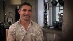 He carried out 29 bank heists and then, when he escaped from jail, the nation cheered. Egyszoval Ambrus Attila Viszkis Youtube