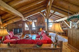 Un Espace Detente Avec Sauna Bar Et Salle De Jeux Vous Attend Au Chalet Madeleine Chalet Courchevel Holiday H Chalet Location Chalet Coin Salle A Manger