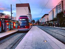 Un Matin A Lyon Partdieu Rhonexpress Transport Villedelyon Tramway Tram Tango Stadler Rail Ferroviaire Igerslyon Ciel Street View Street Views