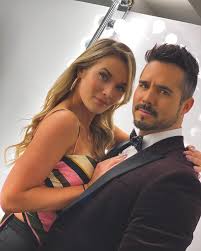 Cuántos ❤️ para esta parejita de @rubi.laserie 💥👱🏻‍♀️ #Maribel #Alejandro  ... @kimberlydosramos Que gusto verte güera! 😘 #FinalMiraQuienBaila  @univision @miraquienbaila