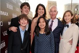 She pursued jeff while they were working at the same investment firm. 8 Things You Need To Know About Mackenzie Soon To Be Ex Wife Of Amazon Founder Jeff Bezos United States News Top Stories The Straits Times