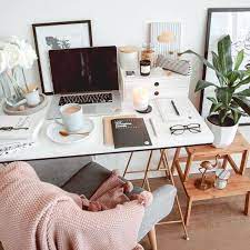 Charcoal walls make it feel cozy. Here I Have Got 37 Home Office Ideas You Can Use To Create A Space You Ll Enjoy Being While You Work Homeoffice Cozy Home Office Home Decor Home Office Decor