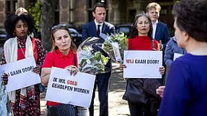 Explosief memo brengt van huffelen opnieuw in verlegenheid. Toeslagenaffaire Eenvandaag