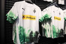 Fikstür sayfasında mönchengladbach takımının güncel ve geçmiş sezonlarına ait maç fikstürüne ulaşabilirsiniz. Borussia Monchengladbach So Sieht Das Neue Heimtrikot Der Fohlenelf Aus