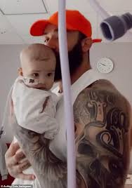 The ex on the beach star, 30, filmed azaylia's mother читать онлайн последнее важное форум buckshee бакши здоровый образ жизни обмен знаниями польза. Eotb S Ashley Cain Reveals Baby Daughter Will Undergo Further Surgery Amid Her Battle With Leukaemia Daily Mail Online