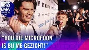 Maar dit zou de oorzaak geweest zijn van een flinke vechtpartij tussen de twee kemphanen. Wat Een Kutwijf Koen Kardashian Spreekt Lil Kleine Maan En Boef Mtv Ema Pre Party 2017 Youtube