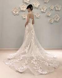 バックスタイルの美しいenzoani エンゾアニ のドレスでゲストを魅了して ウェディングドレスレース 結婚式 ドレス ゲスト ドレス