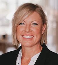 Sandi Hansen's Instagram, Twitter & Facebook