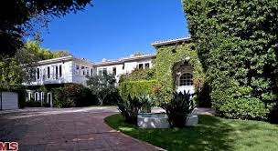 Rent Warren Beatty And Annette Bening S Los Angeles Home Trulia S Blog Celebrity Houses Beverly Hills Houses Famous Houses