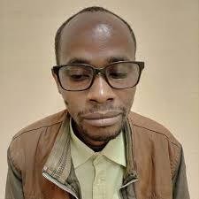 How do I insert a rest between two notes?